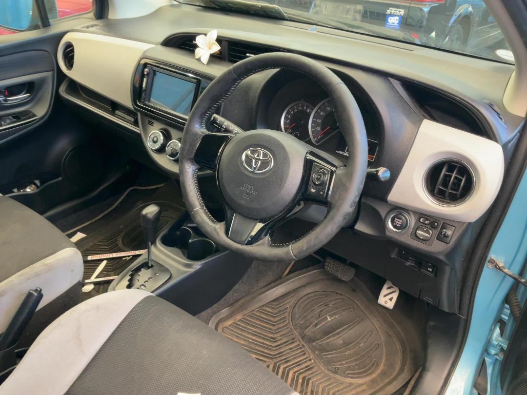 Photo '23' of Toyota Vitz