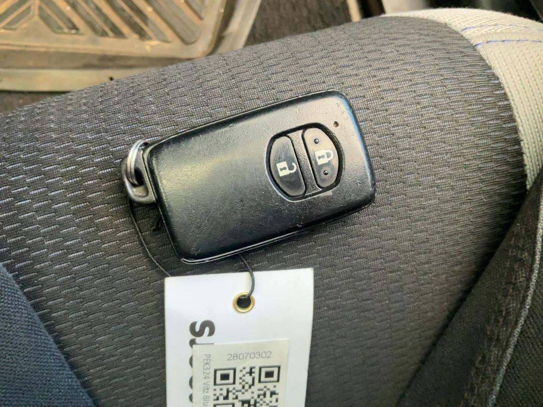 Photo '24' of Toyota Vitz