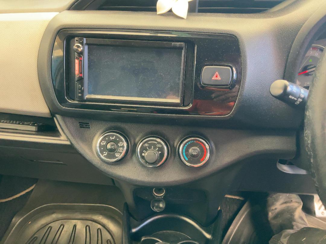 Photo '26' of Toyota Vitz