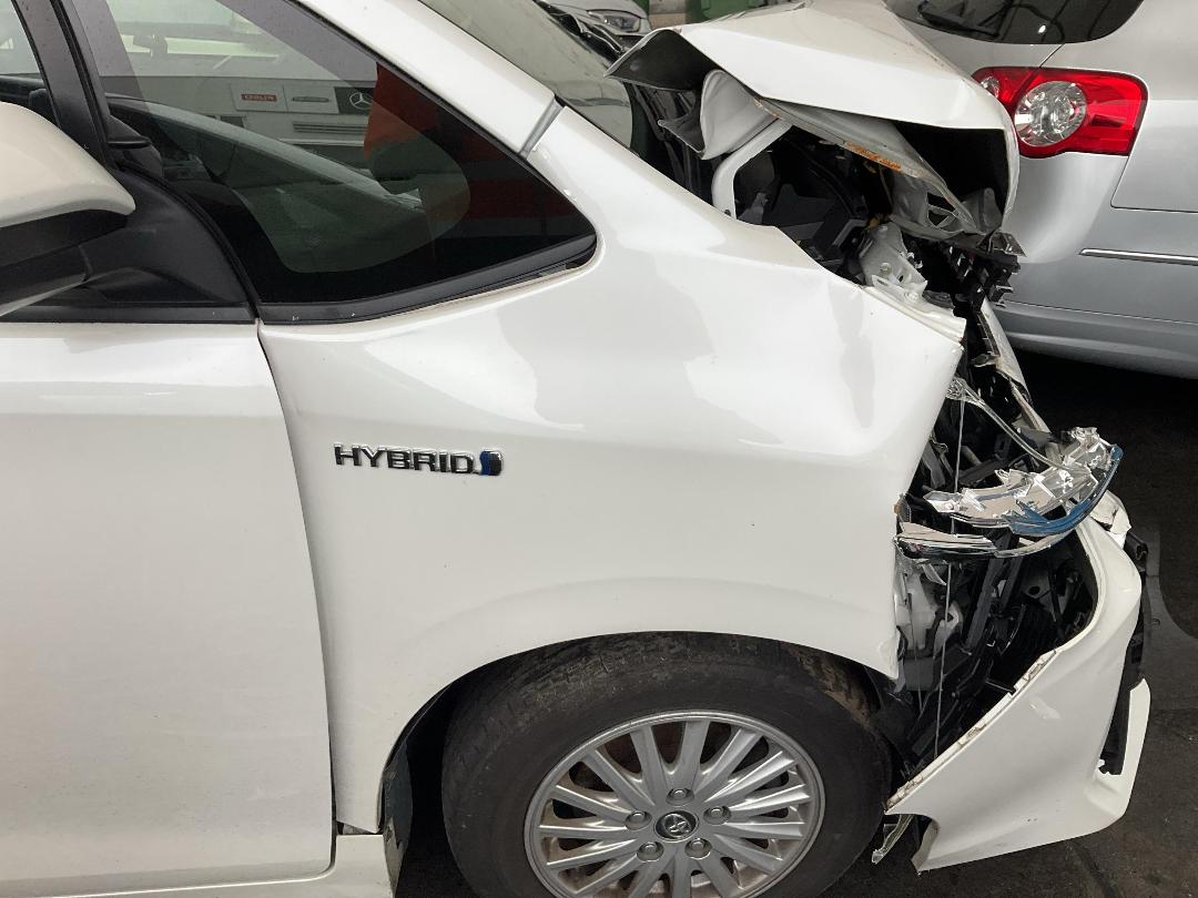 Photo '3' of Toyota Voxy Hybrid Photo '3' of Toyota Voxy Hybrid