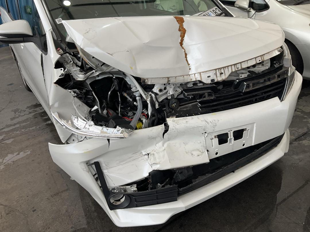 Photo '5' of Toyota Voxy Hybrid Photo '5' of Toyota Voxy Hybrid