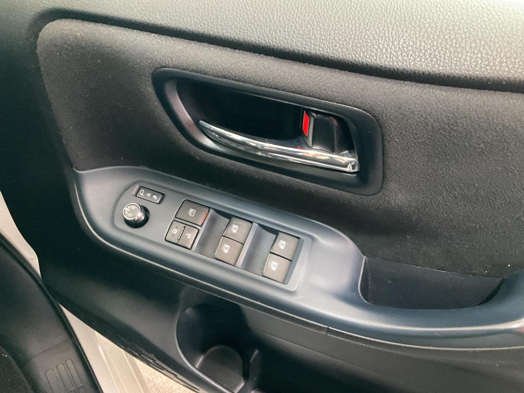 Photo '22' of Toyota Voxy Hybrid Photo '22' of Toyota Voxy Hybrid