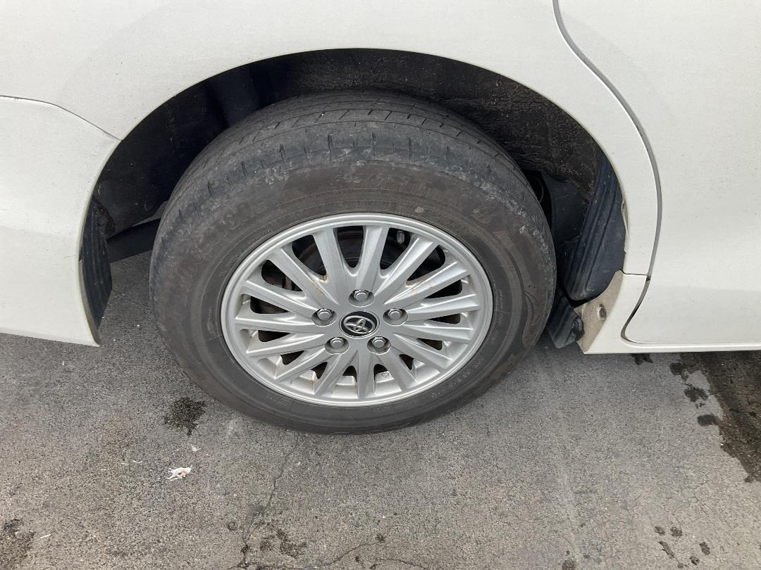 Photo '17' of Toyota Voxy Hybrid Photo '17' of Toyota Voxy Hybrid