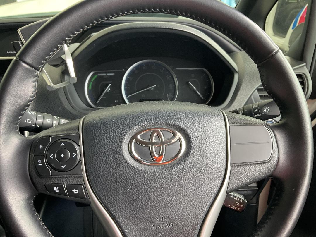 Photo '25' of Toyota Voxy Hybrid Photo '25' of Toyota Voxy Hybrid