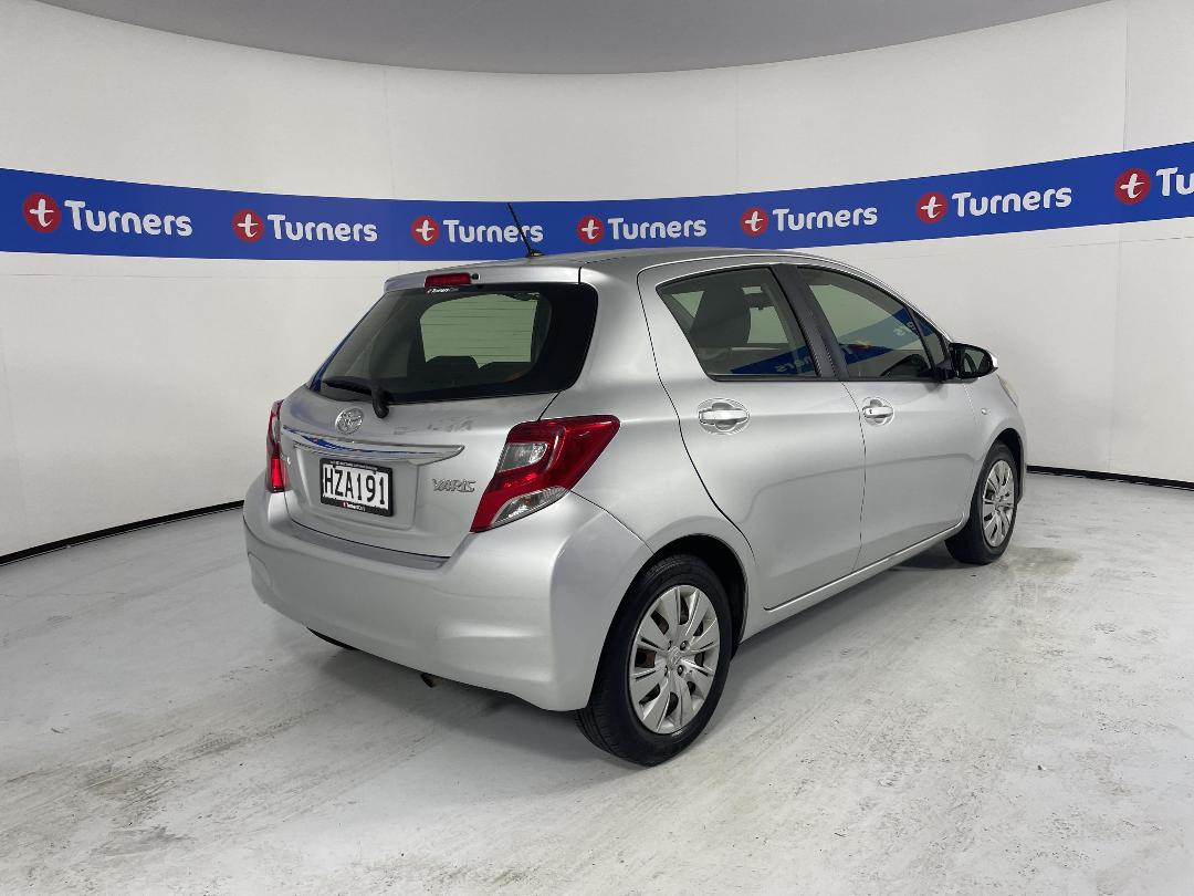 Photo '7' of Toyota Yaris