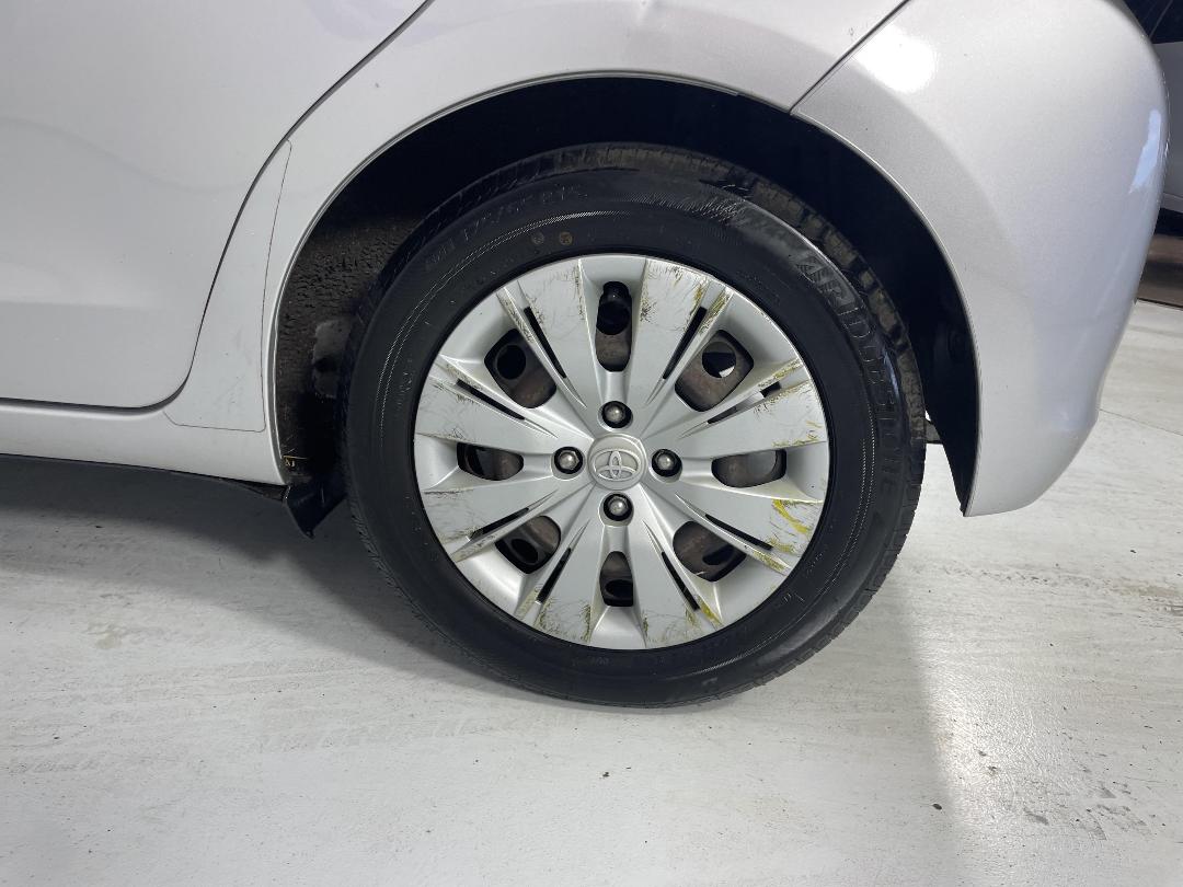 Photo '11' of Toyota Yaris