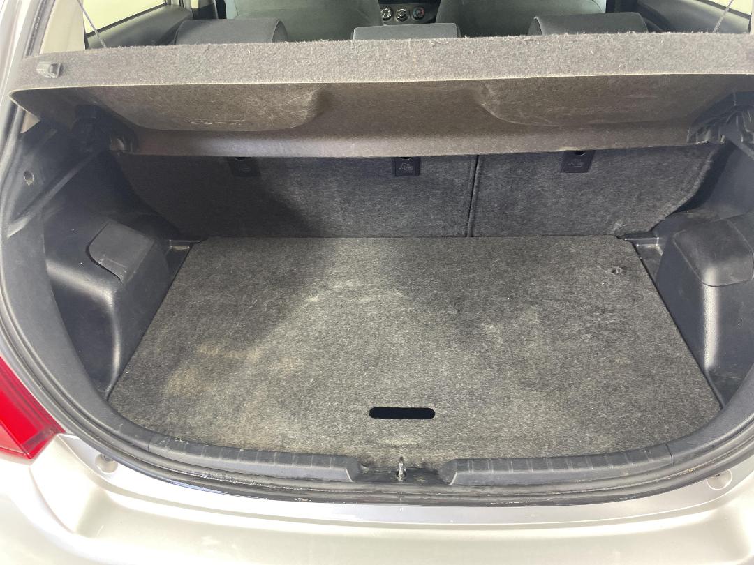 Photo '14' of Toyota Yaris