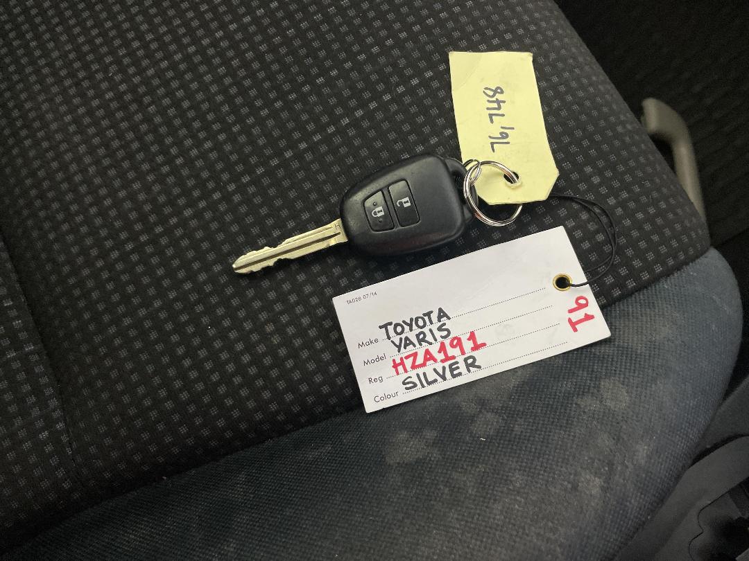 Photo '22' of Toyota Yaris