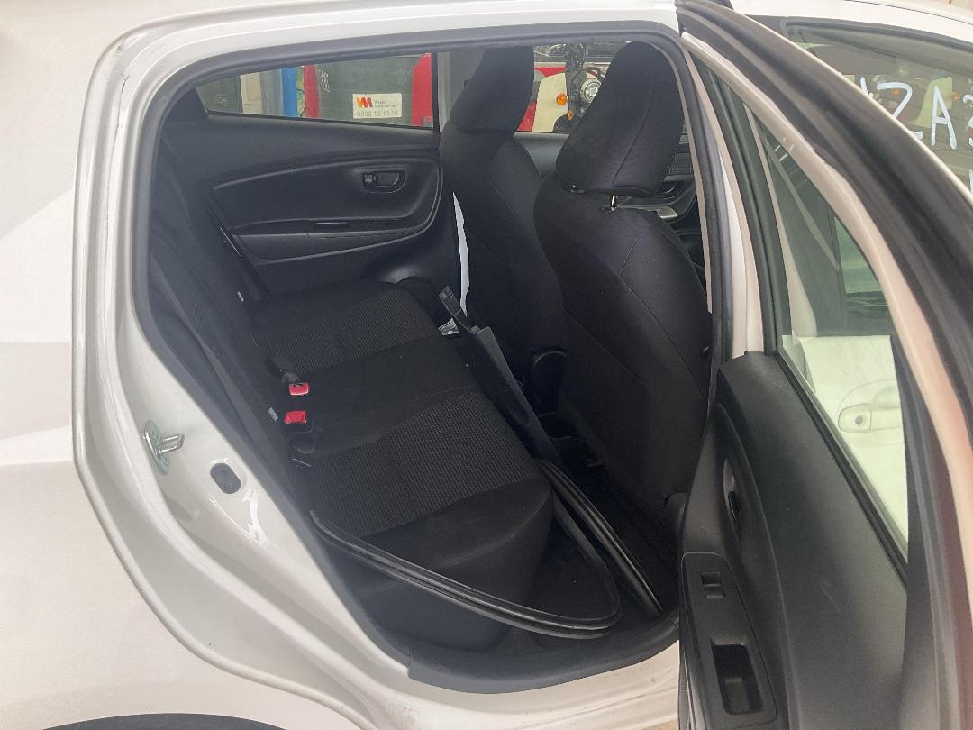 Photo '10' of Toyota Yaris GX Photo '10' of Toyota Yaris GX