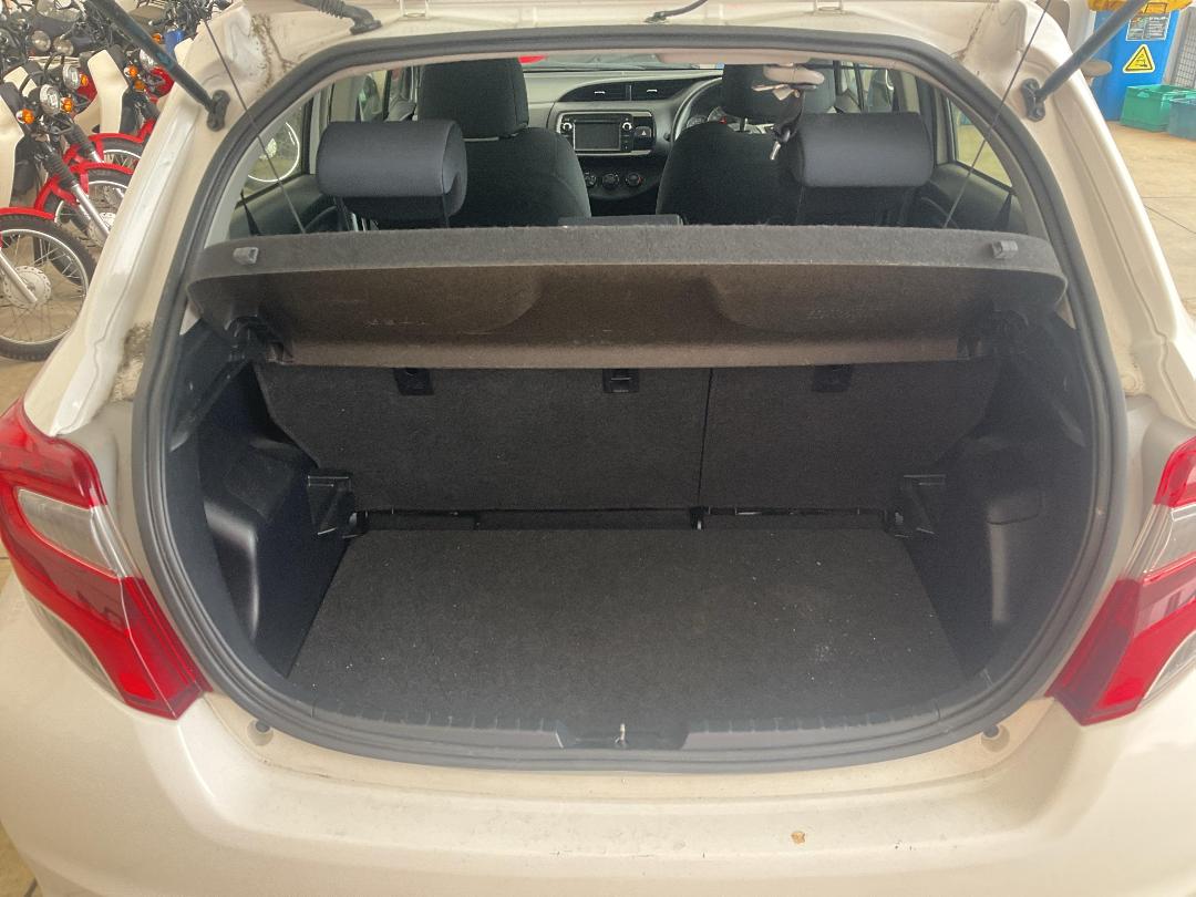 Photo '11' of Toyota Yaris GX Photo '11' of Toyota Yaris GX