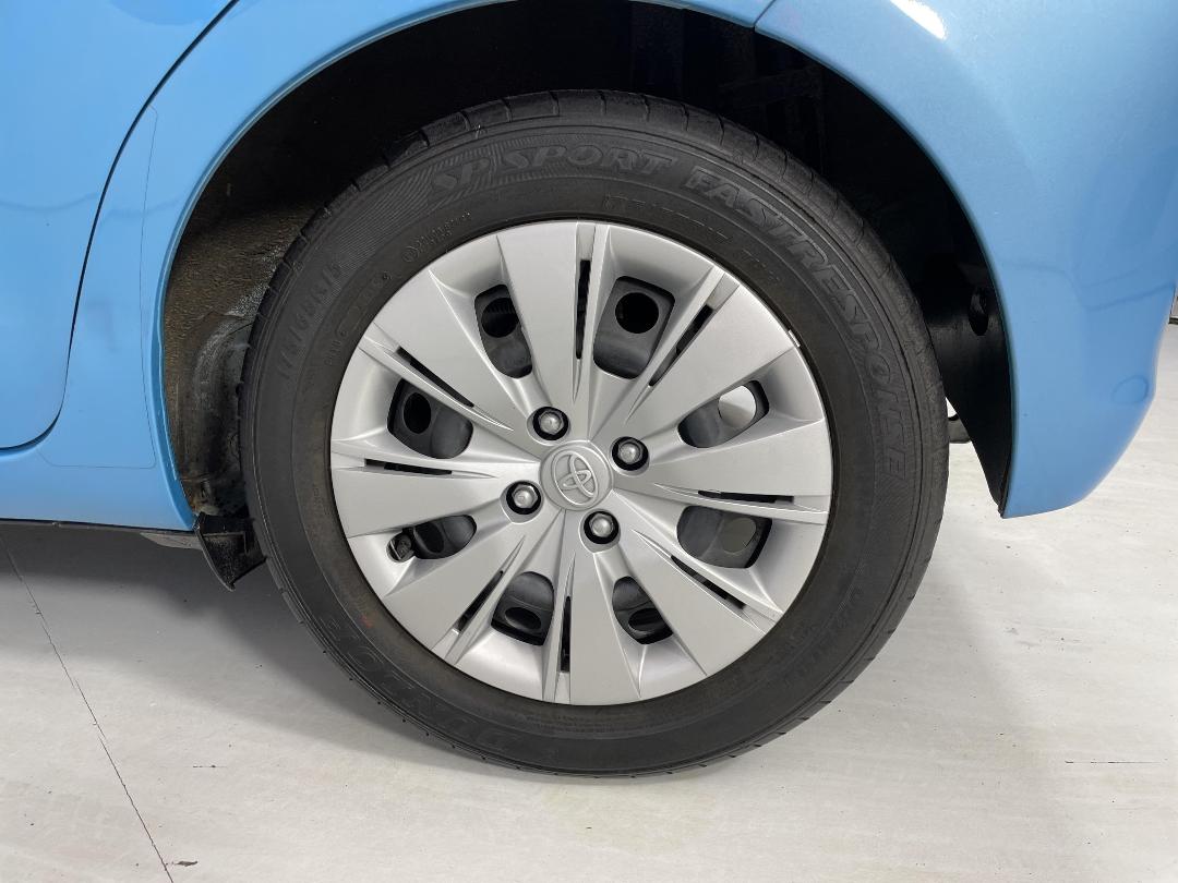 Photo '11' of Toyota Yaris