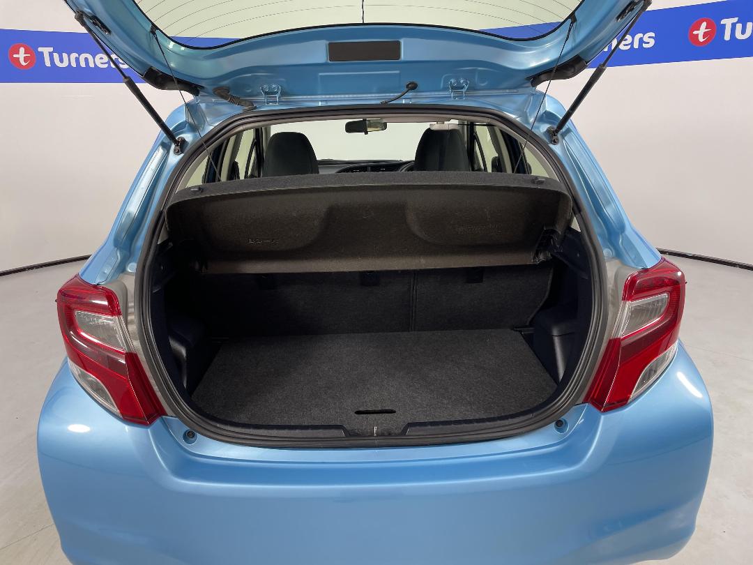 Photo '14' of Toyota Yaris