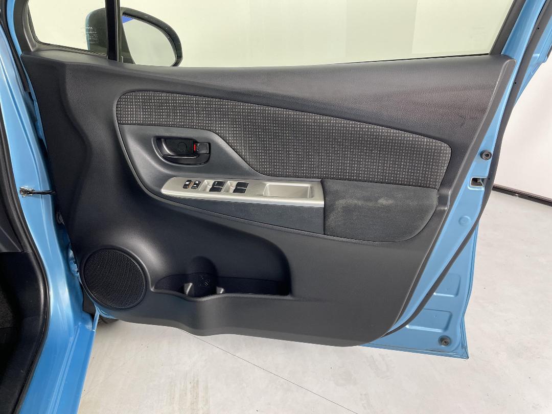 Photo '15' of Toyota Yaris