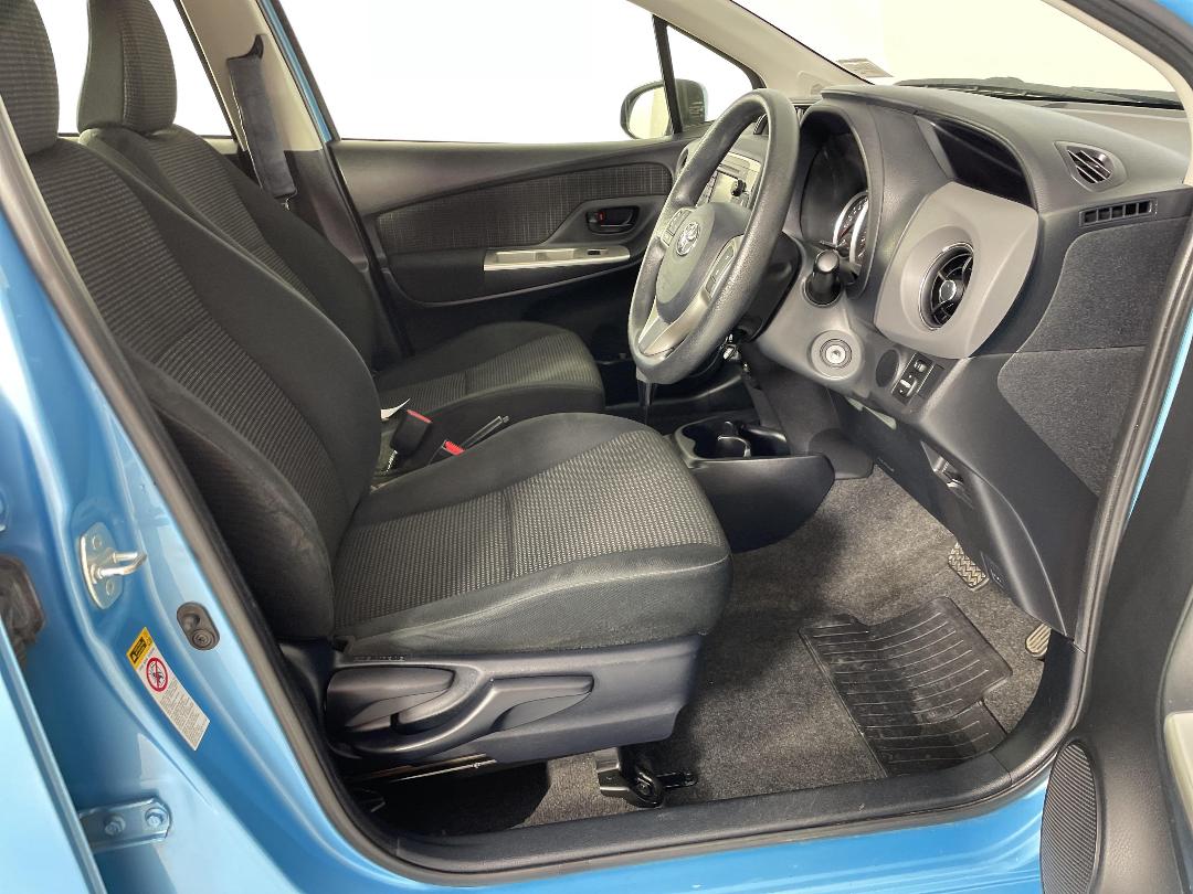 Photo '16' of Toyota Yaris