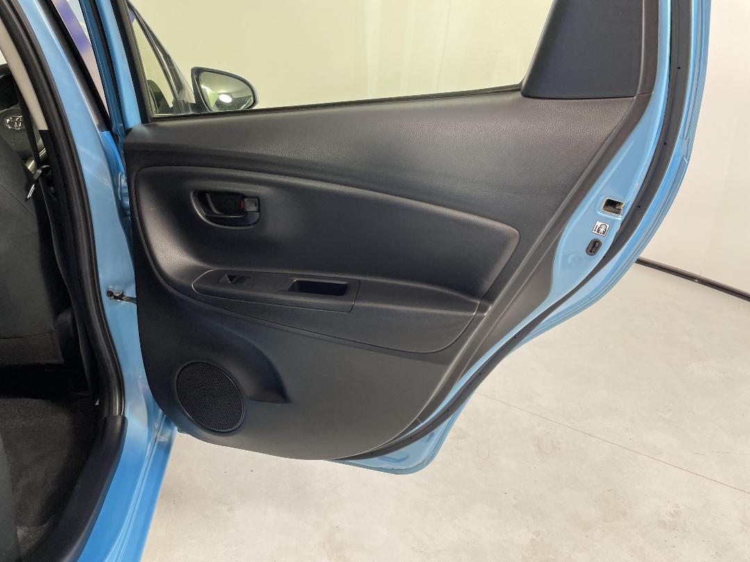 Photo '19' of Toyota Yaris