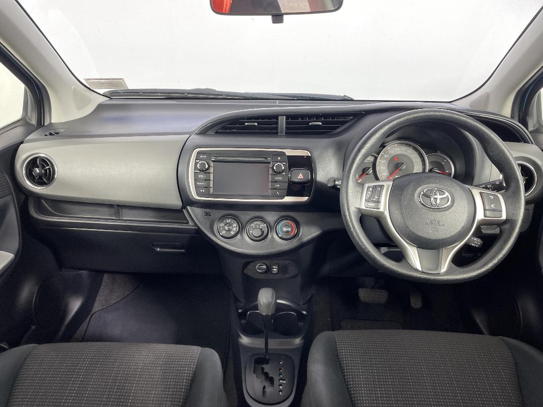 Photo '17' of Toyota Yaris