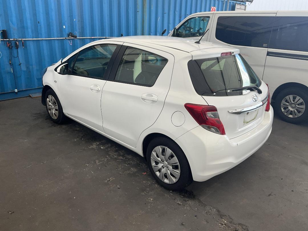 Photo '8' of Toyota Yaris GX