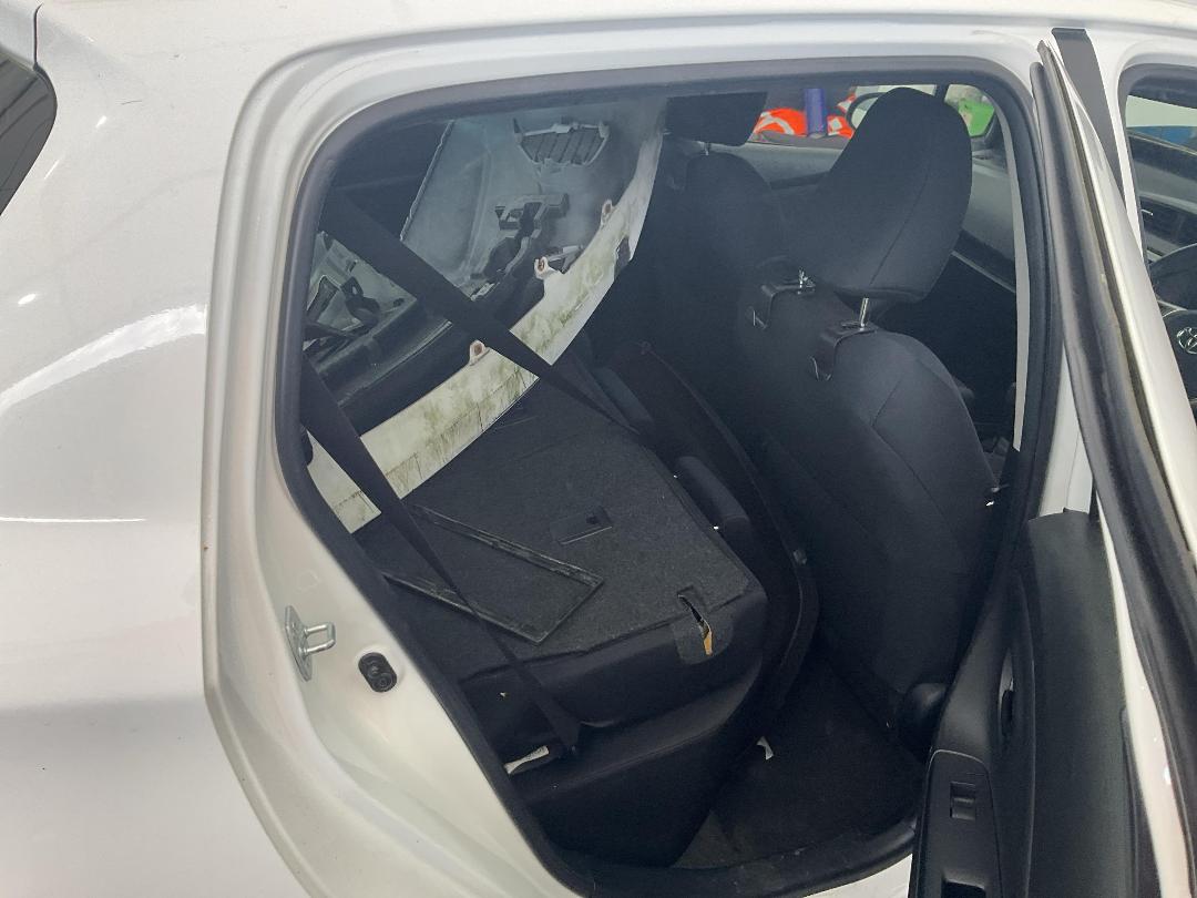 Photo '19' of Toyota Yaris GX