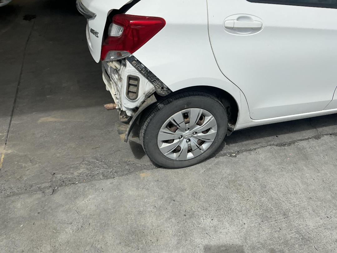 Photo '14' of Toyota Yaris GX