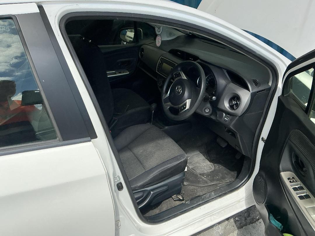 Photo '22' of Toyota Yaris GX