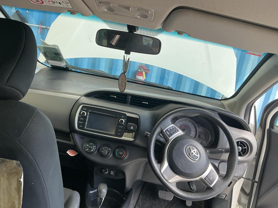 Photo '24' of Toyota Yaris GX