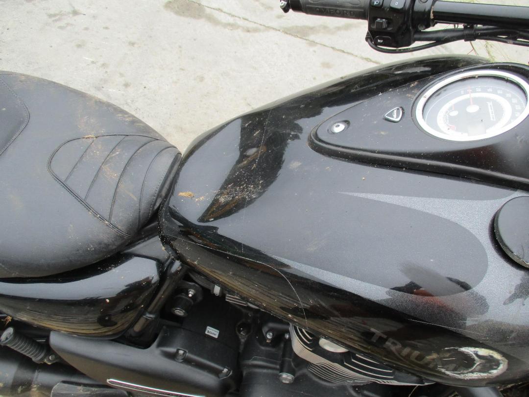 Photo '10' of Triumph THUNDERBIRD NIGHTSTORM BKX Photo '10' of Triumph THUNDERBIRD NIGHTSTORM BKX