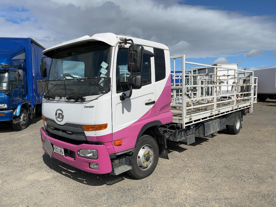 Photo '8' of UD Trucks MK11250 Gas Bottle Truck Photo '8' of UD Trucks MK11250 Gas Bottle Truck