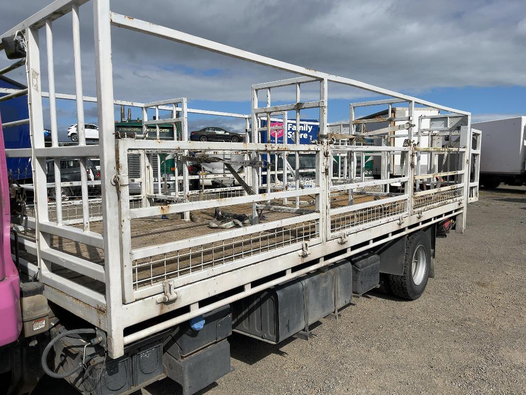 Photo '18' of UD Trucks MK11250 Gas Bottle Truck Photo '18' of UD Trucks MK11250 Gas Bottle Truck