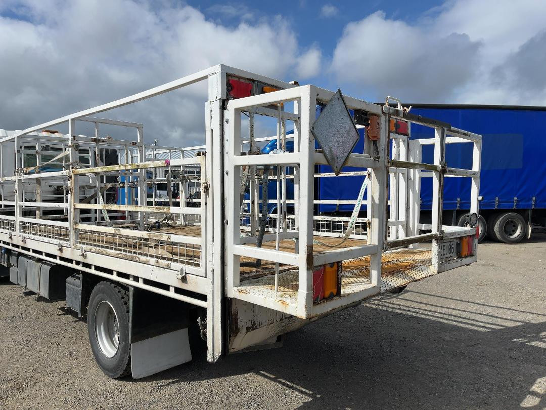 Photo '19' of UD Trucks MK11250 Gas Bottle Truck Photo '19' of UD Trucks MK11250 Gas Bottle Truck