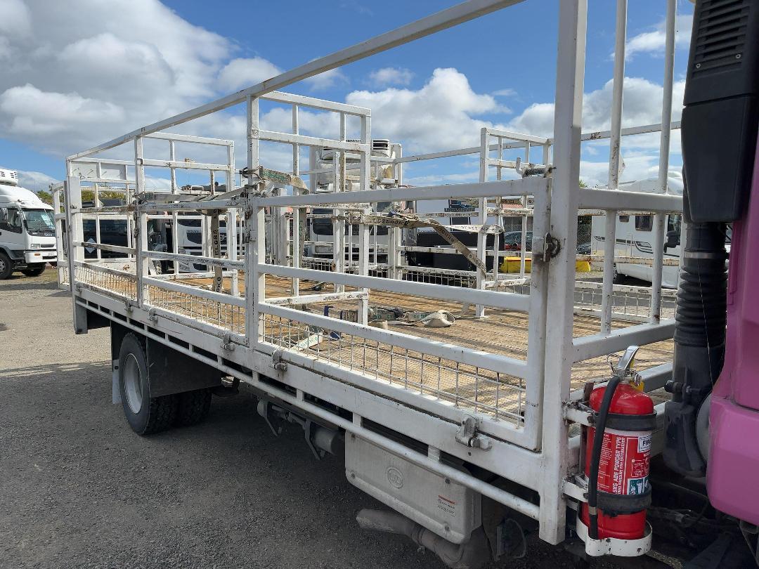 Photo '21' of UD Trucks MK11250 Gas Bottle Truck Photo '21' of UD Trucks MK11250 Gas Bottle Truck