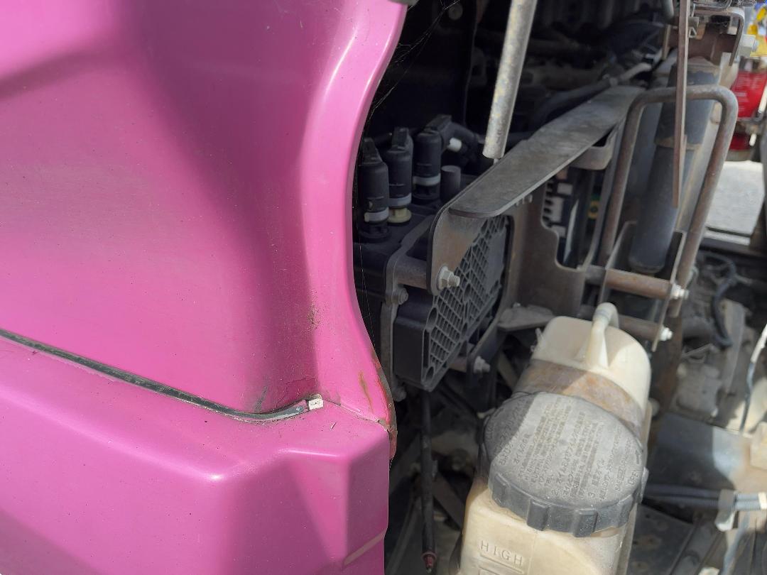 Photo '31' of UD Trucks MK11250 Gas Bottle Truck Photo '31' of UD Trucks MK11250 Gas Bottle Truck