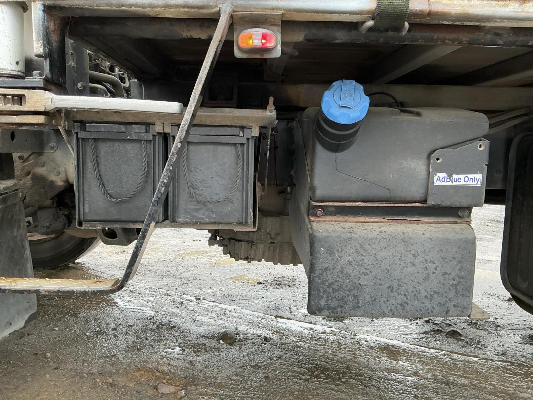 Photo '34' of UD Trucks PK17280 Curtainsider Photo '34' of UD Trucks PK17280 Curtainsider