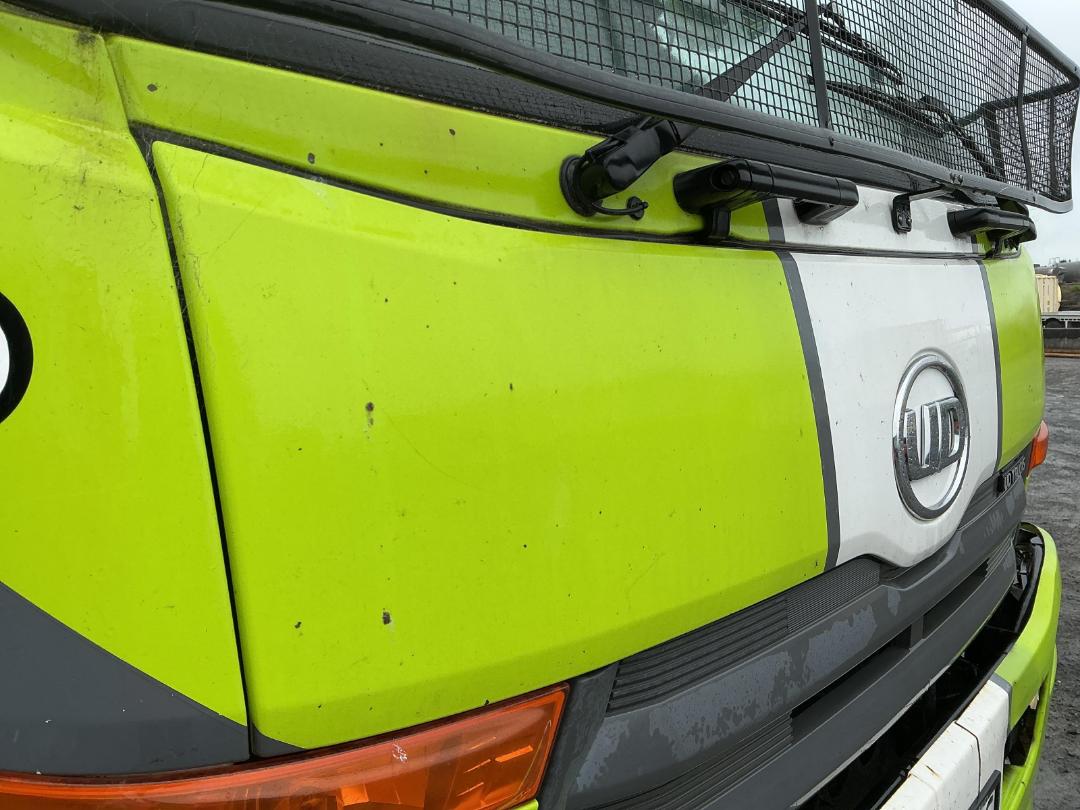 Photo '43' of UD Trucks PK17280 Curtainsider Photo '43' of UD Trucks PK17280 Curtainsider