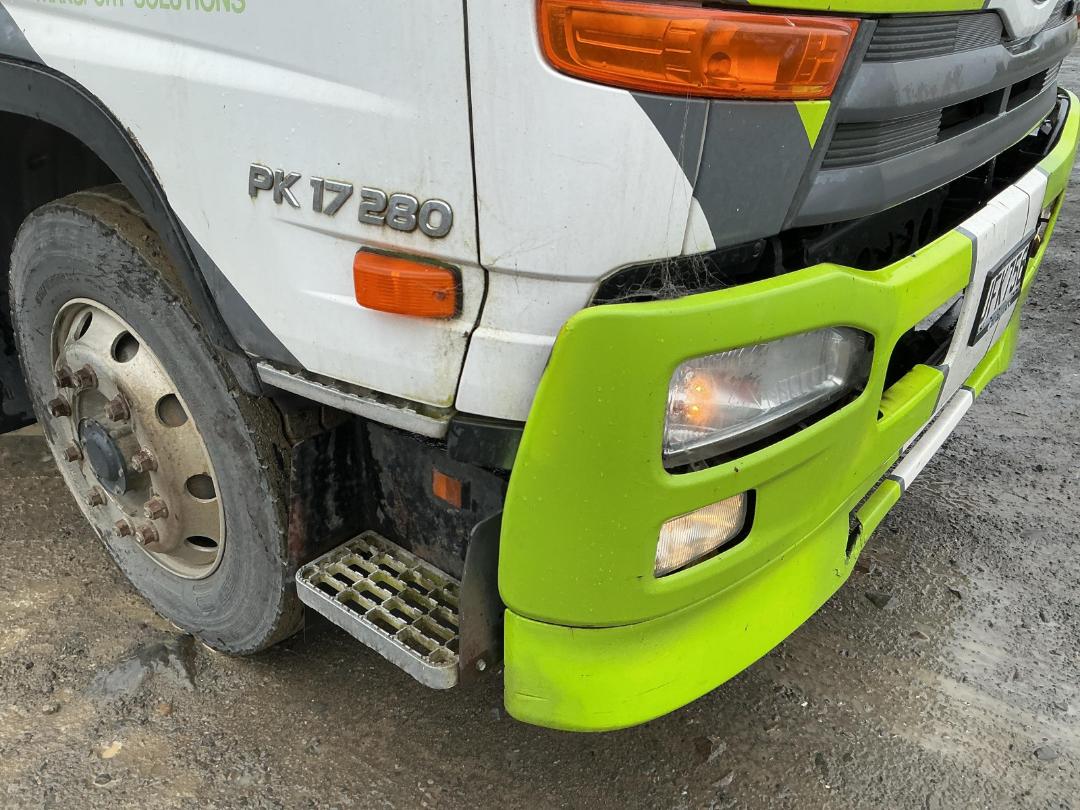 Photo '42' of UD Trucks PK17280 Curtainsider Photo '42' of UD Trucks PK17280 Curtainsider