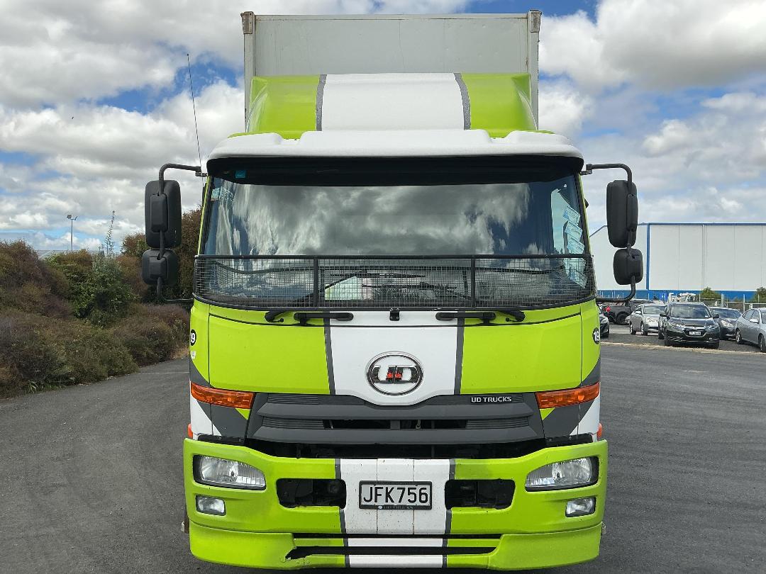 Photo '12' of UD Trucks PK17280 Curtainsider