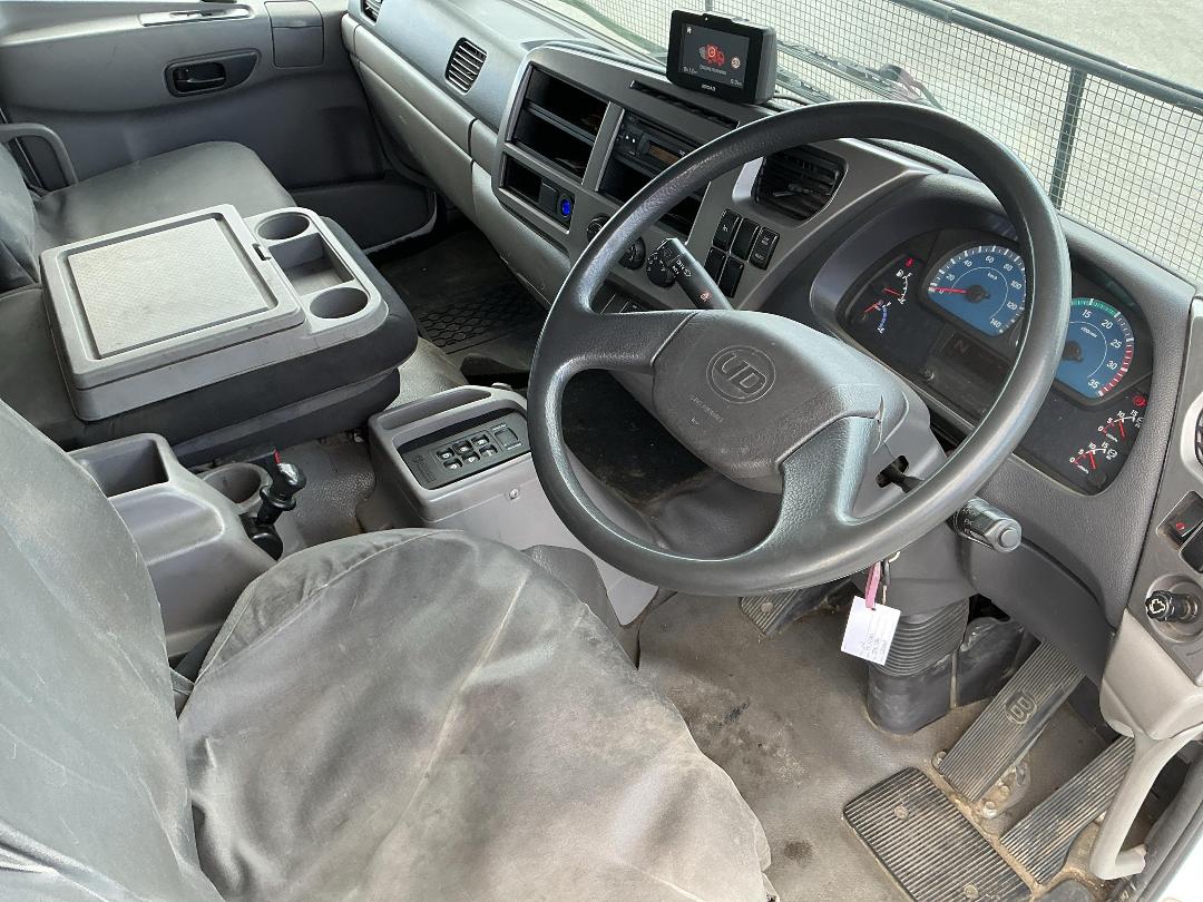 Photo '14' of UD Trucks PK17280 Curtainsider