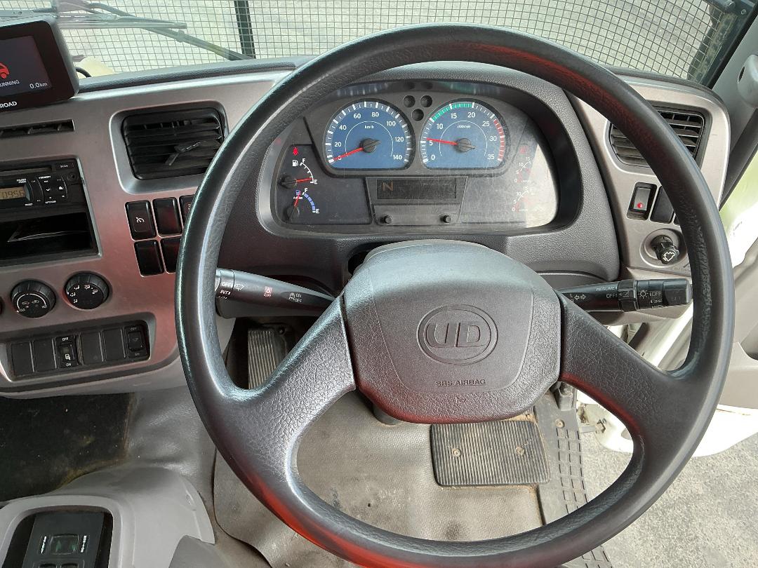 Photo '15' of UD Trucks PK17280 Curtainsider