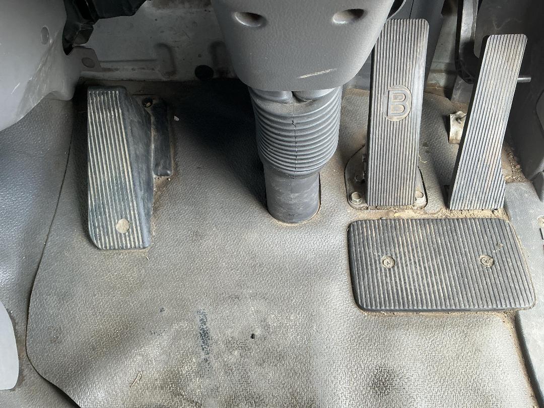 Photo '52' of UD Trucks PK17280 Curtainsider