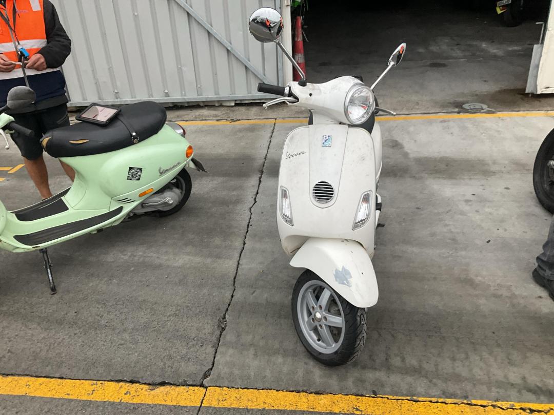 Photo '3' of Vespa LX150 IE Photo '3' of Vespa LX150 IE