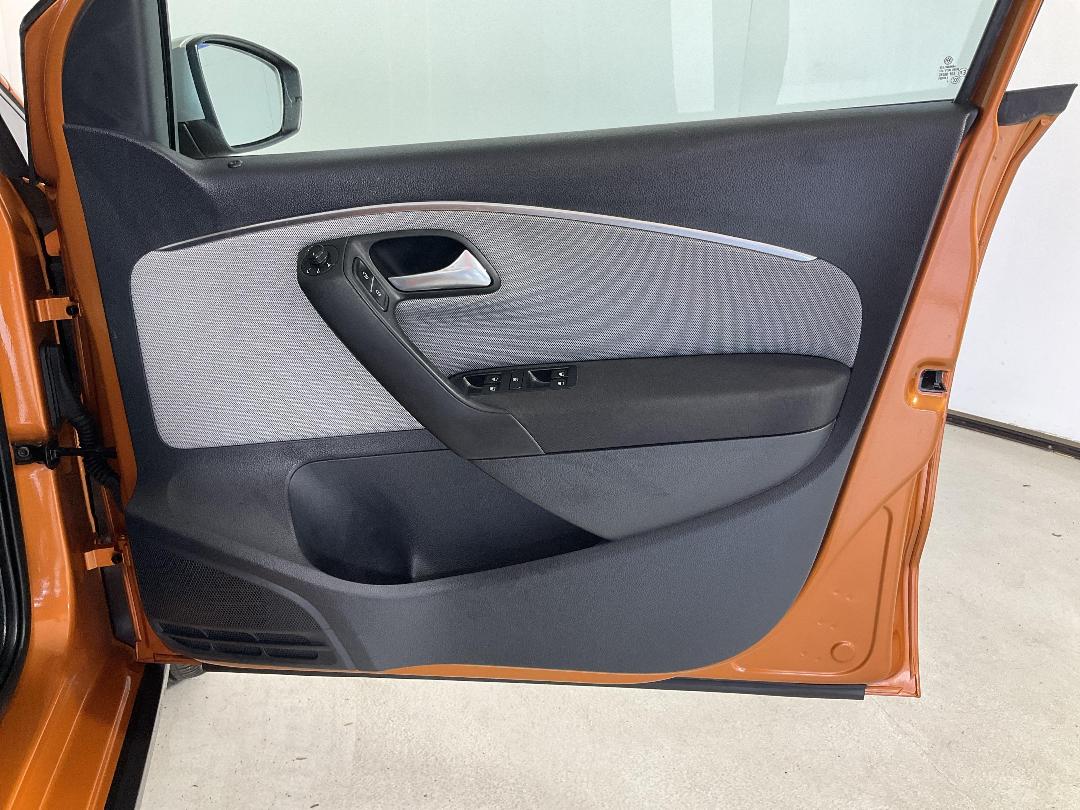 Photo '15' of Volkswagen Cross Polo Photo '15' of Volkswagen Cross Polo