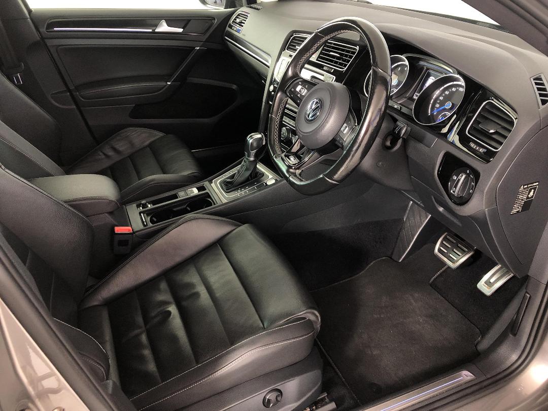 Photo '16' of Volkswagen Golf Photo '16' of Volkswagen Golf