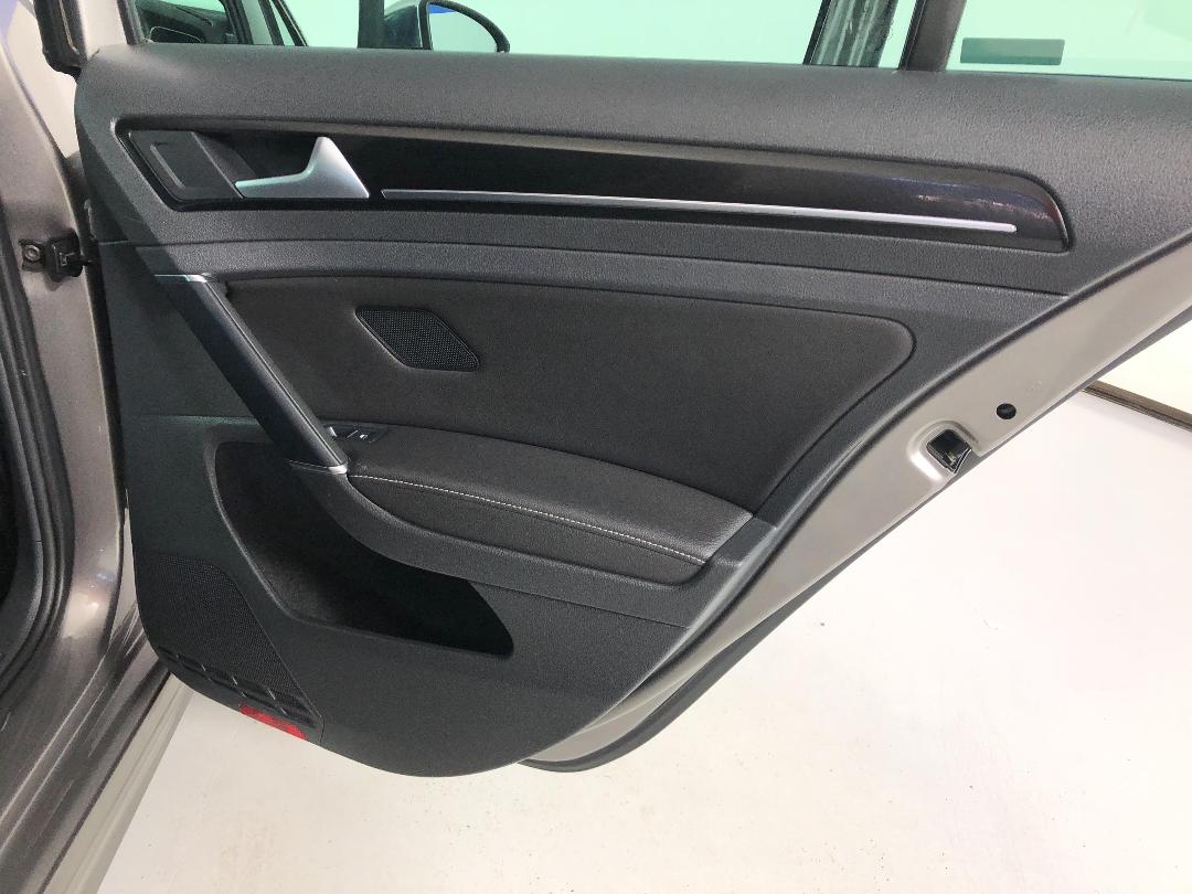 Photo '19' of Volkswagen Golf Photo '19' of Volkswagen Golf