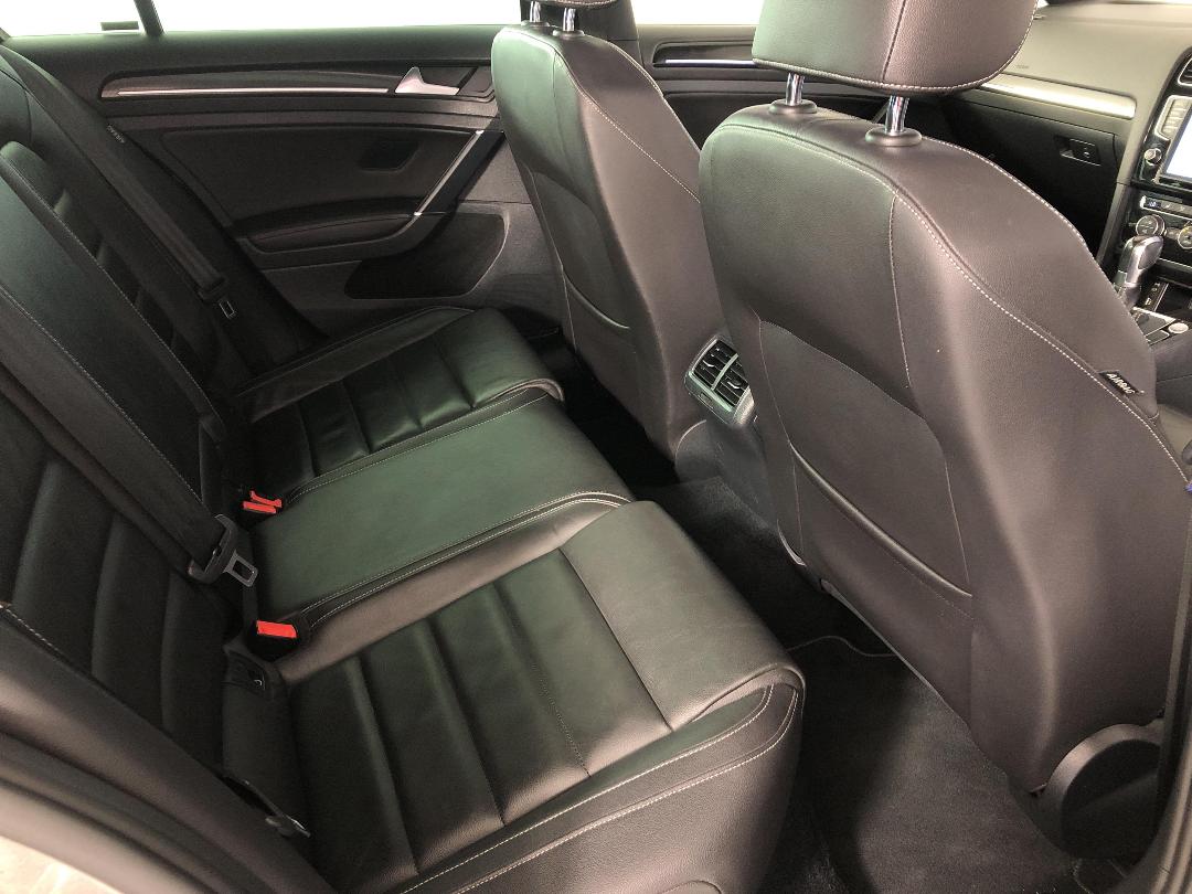 Photo '20' of Volkswagen Golf Photo '20' of Volkswagen Golf