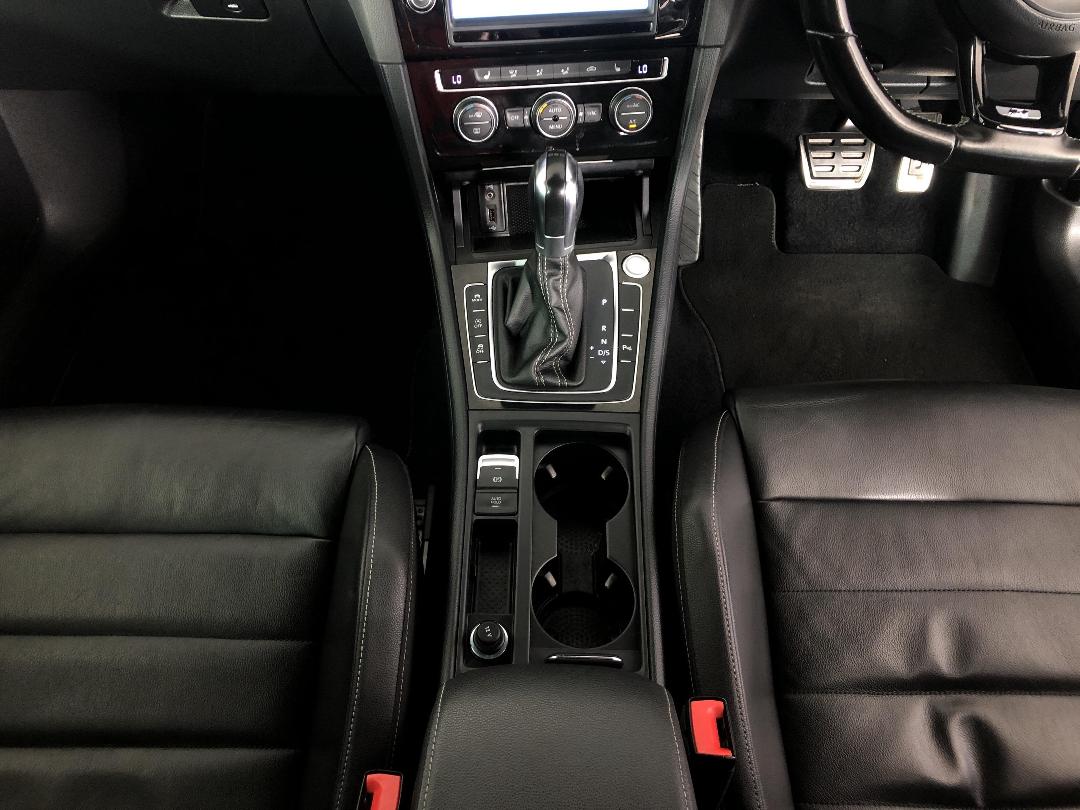 Photo '18' of Volkswagen Golf Photo '18' of Volkswagen Golf