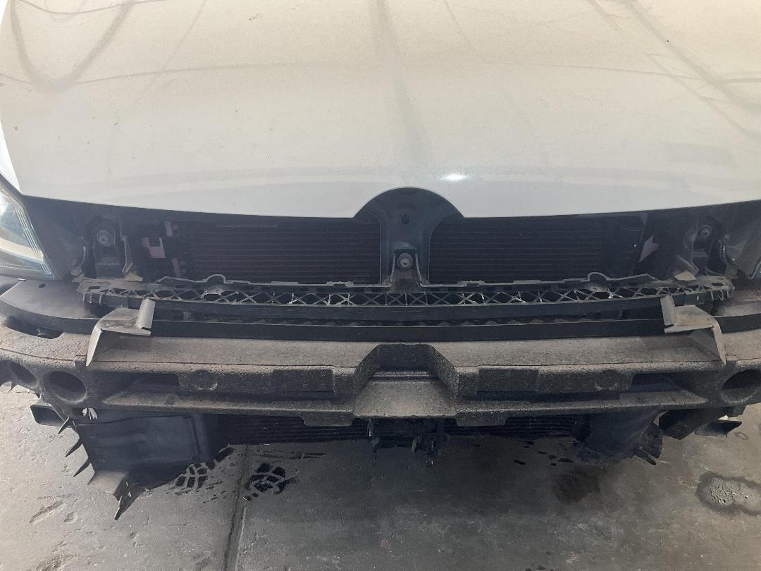 Photo '12' of Volkswagen Golf R Photo '12' of Volkswagen Golf R