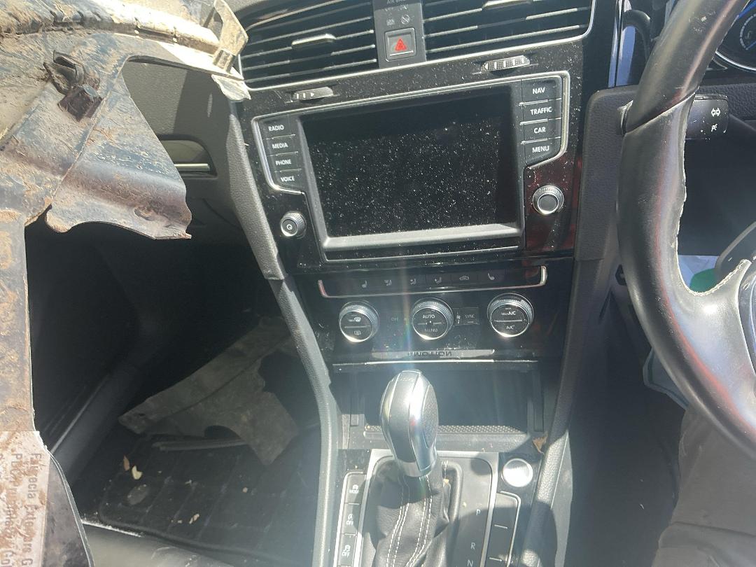 Photo '19' of Volkswagen Golf R Photo '19' of Volkswagen Golf R