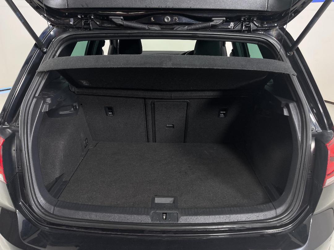 Photo '14' of Volkswagen Golf Photo '14' of Volkswagen Golf