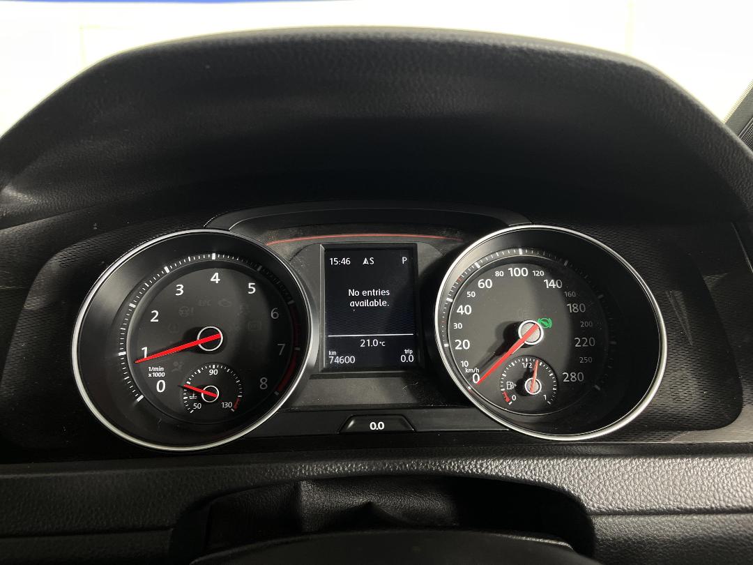 Photo '21' of Volkswagen Golf Photo '21' of Volkswagen Golf