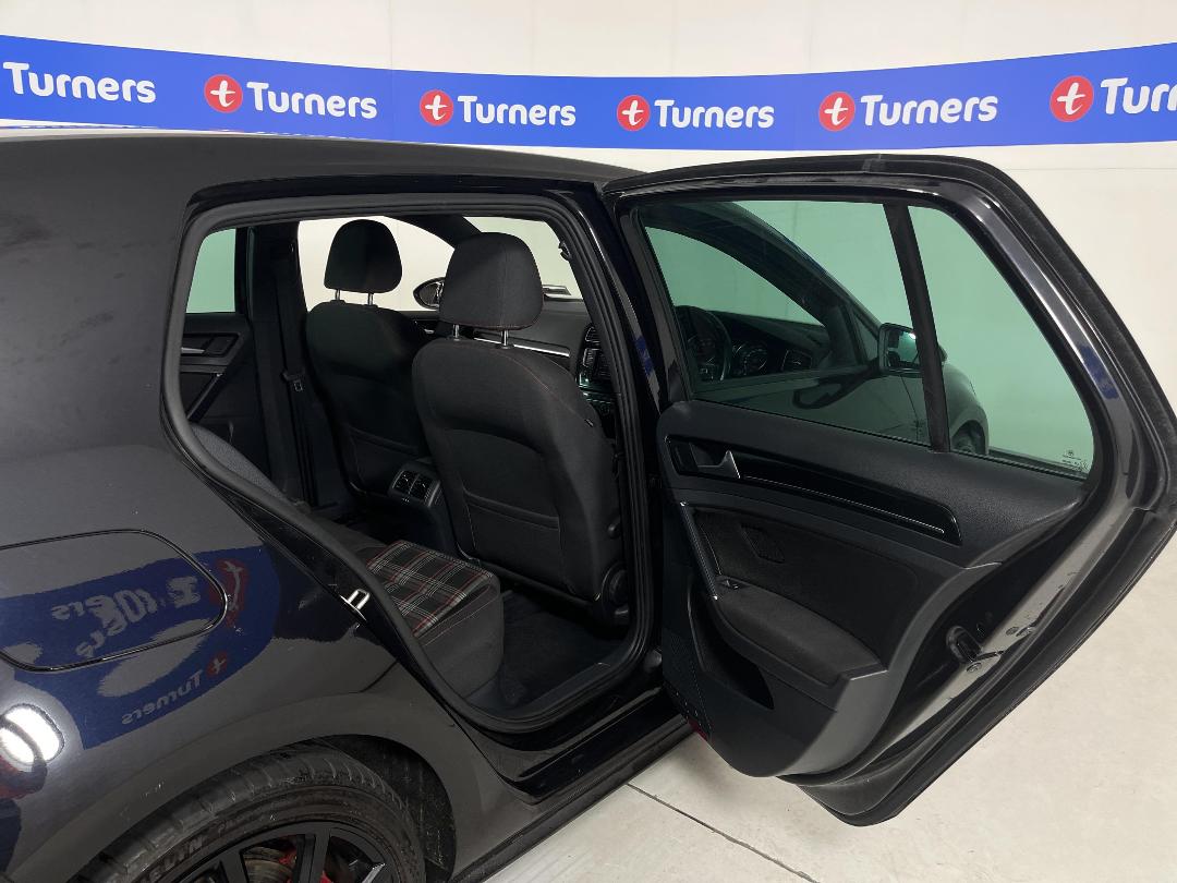 Photo '19' of Volkswagen Golf Photo '19' of Volkswagen Golf