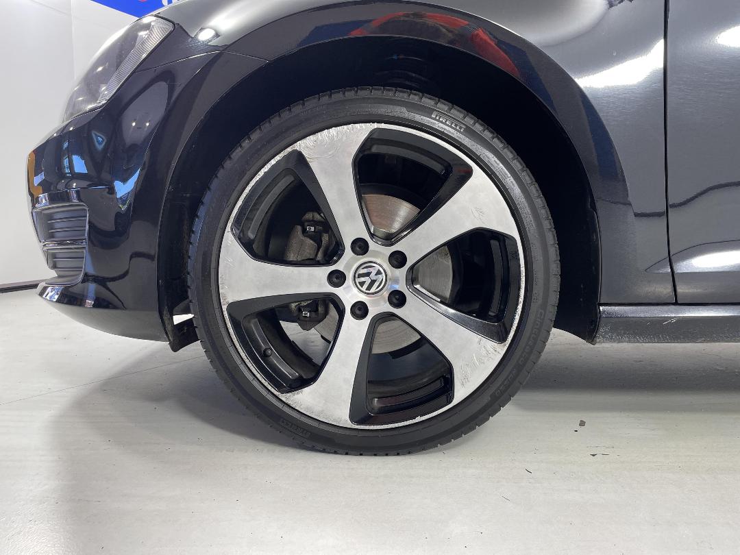 Photo '10' of Volkswagen Golf Photo '10' of Volkswagen Golf